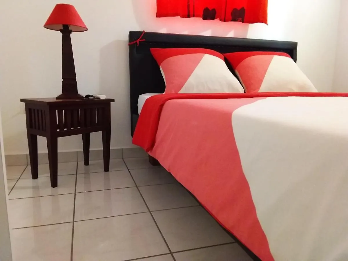 Chaleureuse Maison Au Moule Avec Piscine Partagee Le Moule Semesterbostad