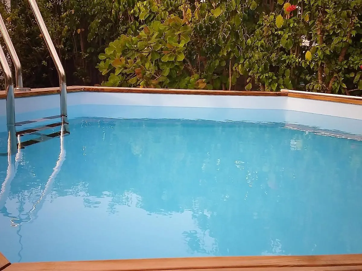 Chaleureuse Maison Au Moule Avec Piscine Partagee Le Moule 0*,  Guadeloupe